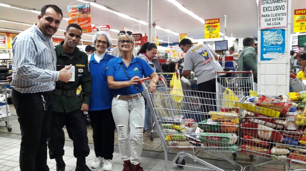 Leia mais sobre o artigo PADRÃO ÁGUIAS ARRECADA ALIMENTOS PARA A APAE, NO DIA DA FRATERNIDADE