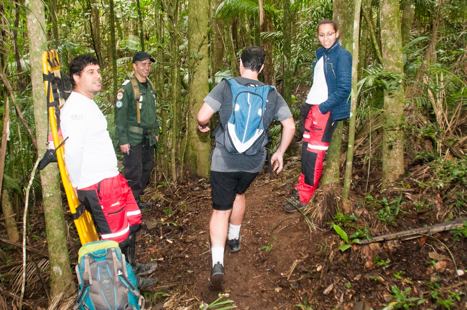 Leia mais sobre o artigo PADRÃO ÁGUIAS PRESTA SUPORTE DE SOCORRO EM CORRIDA DE MONTANHA