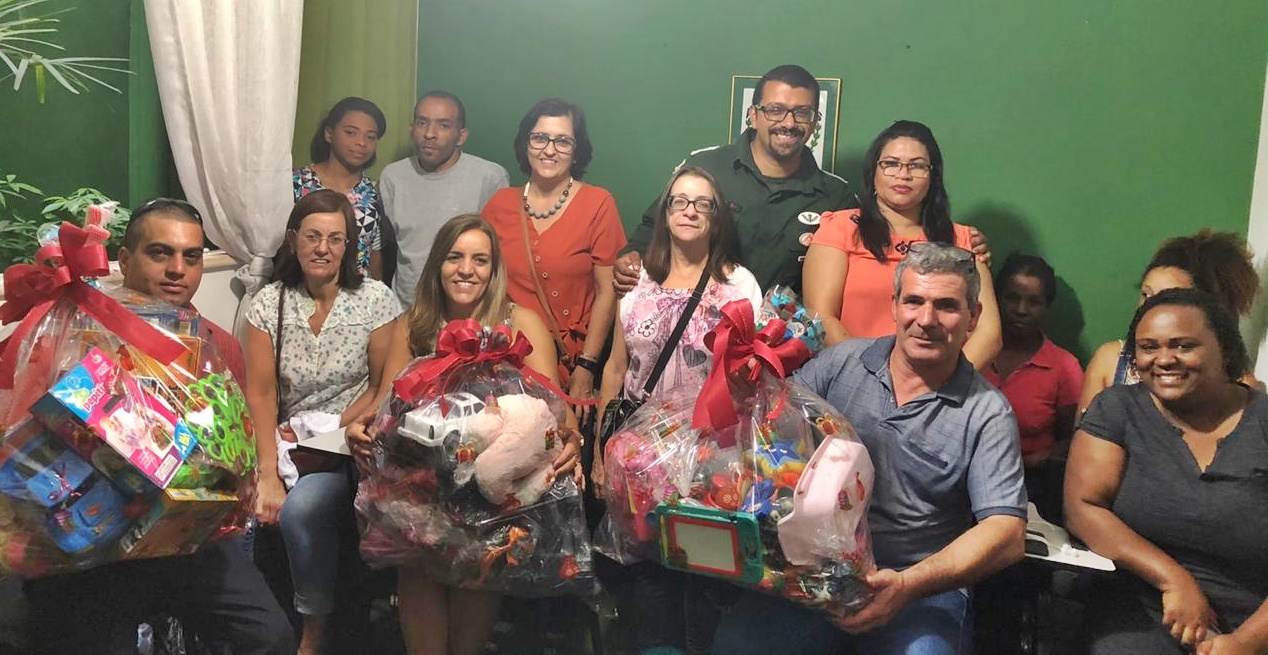 Leia mais sobre o artigo PADRÃO ÁGUIAS DISTRIBUI BRINQUEDOS PARA ASSOCIAÇÕES ASSISTENCIAIS